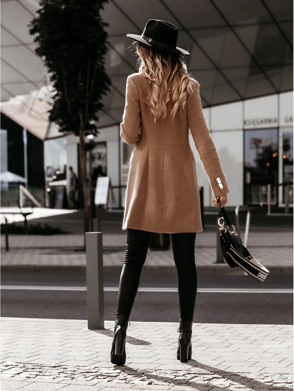 Double-breasted woolen coat