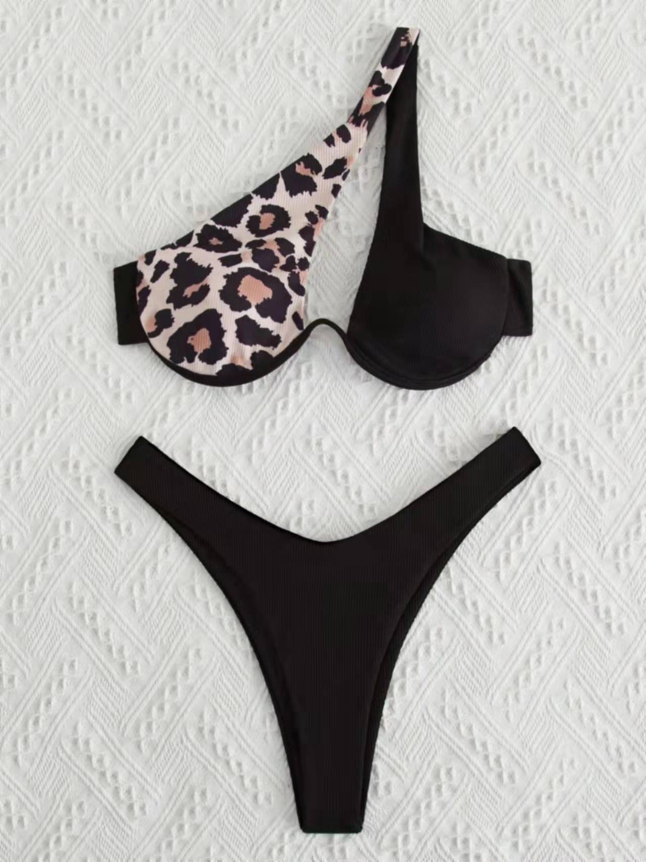 Ladies Split Swimsuit Solid Color One Shoulder Underwire Bikini