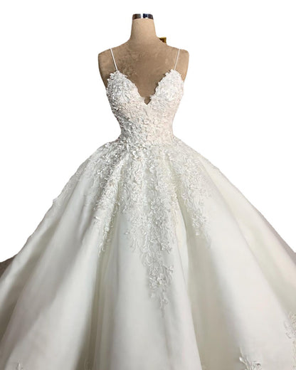 Deep V-neck Sexy Lace Floor-length Wedding Dress Romantic Aura Dignified Wedding Banquet Welcome New Spring