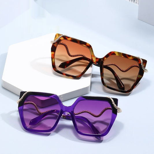 Retro Square Snake Pattern Temple Sunglasses For A Stylish