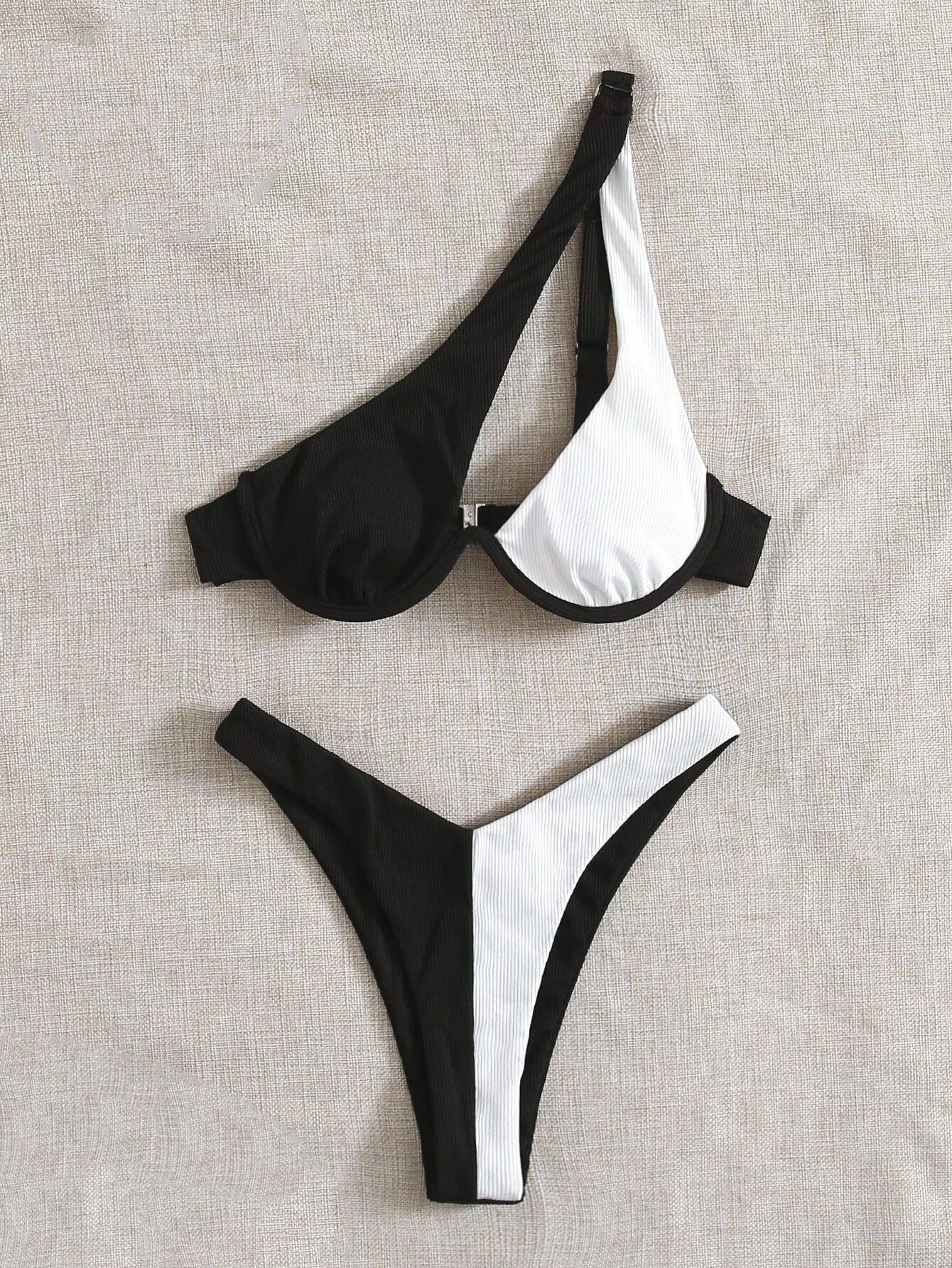 Ladies Split Swimsuit Solid Color One Shoulder Underwire Bikini